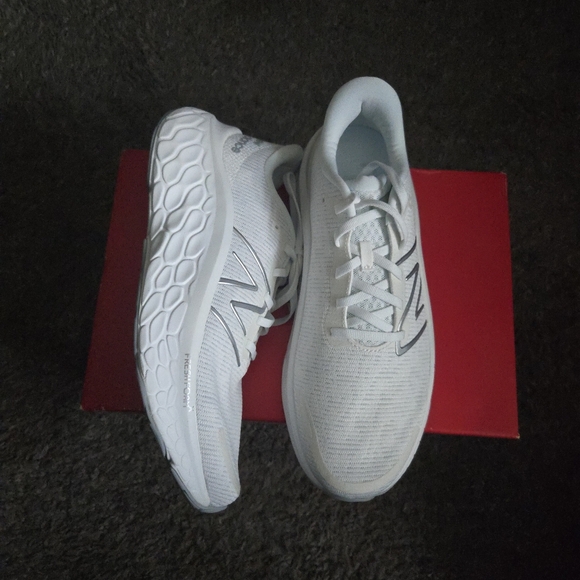 New Balance Shoes - New Balance Women size 11 Fresh Foam Kaiha Rd White and Grey New 012025
